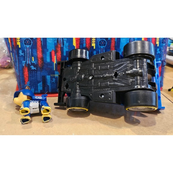 Paw Patrol Chase Police Car and Action Figure Toy Set - Picture 7 of 9